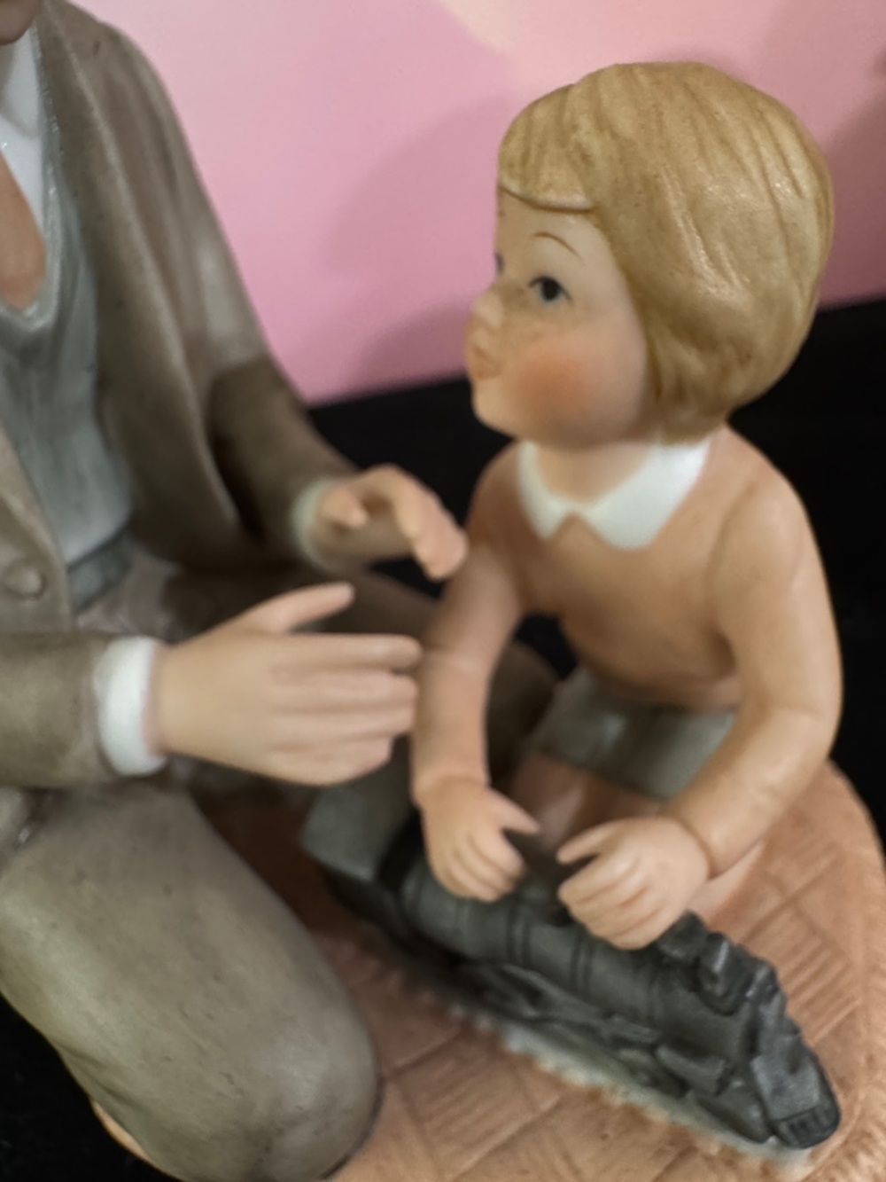 Vintage Treasured Memories porcelain figurine titled "The New Train". 1983 - Picture 4 of 11
